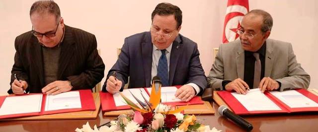 Signature d'un accord entre les ministères des Affaires sociales et des Affaires étrangères pour l'intégration des attachés sociaux aux bureaux consulaires